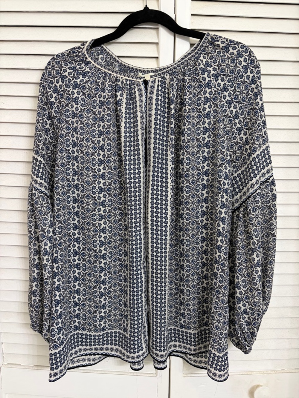 Max Studio Navy and White Patterned Blouse